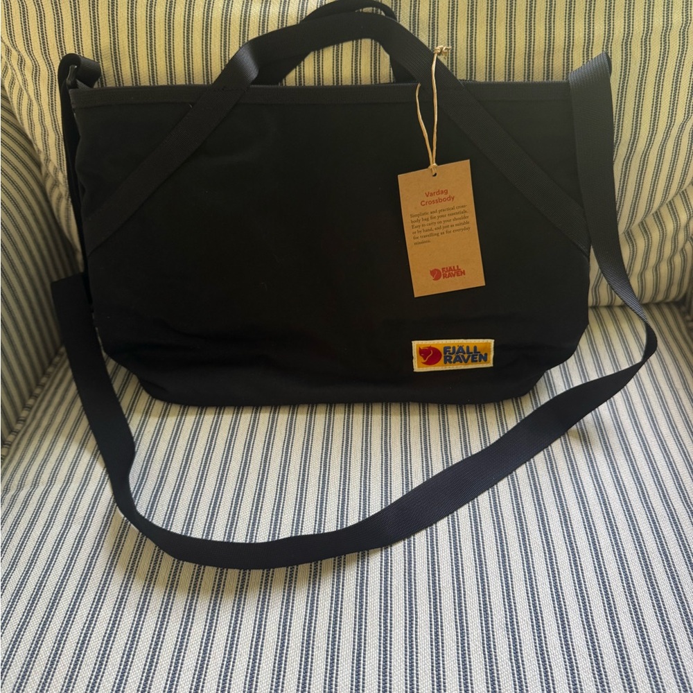 Fjallraven Vardag Crossbody Black Messenger Bag Classic Design